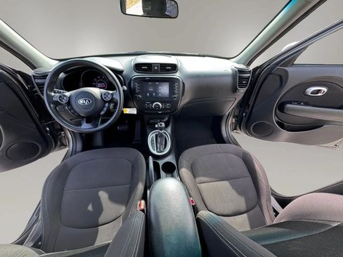 Used 2018 Kia Soul w/ Convenience Package FWD image 9
