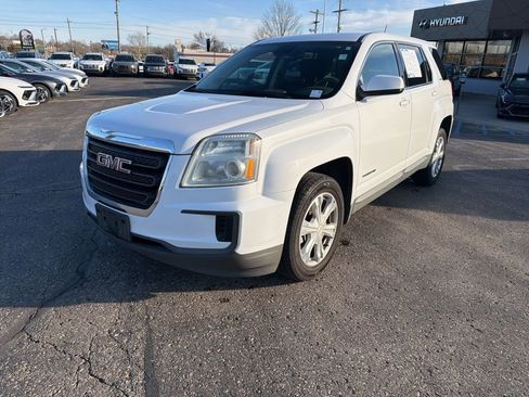 Used 2017 GMC Terrain SLE image 1