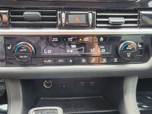 Used 2024 Nissan Pathfinder SL w/ Cargo Package FWD image 22