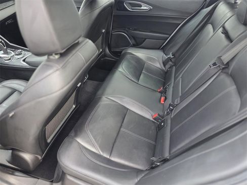 Used 2023 Alfa Romeo Giulia Sprint image 9