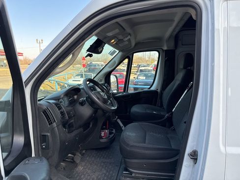 Used 2023 RAM ProMaster 2500 image 17