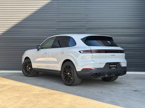 Certified 2026 Porsche Cayenne AWD/4WD image 3