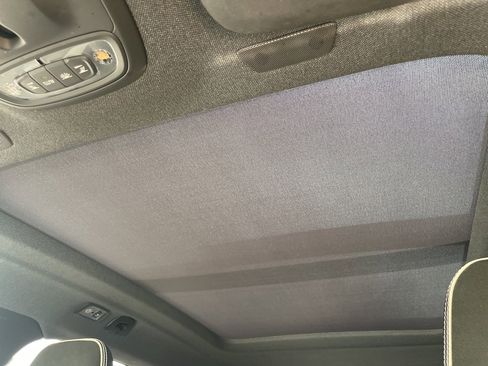 Used 2022 Volvo XC40 T5 R-Design w/ Advanced Package image 23