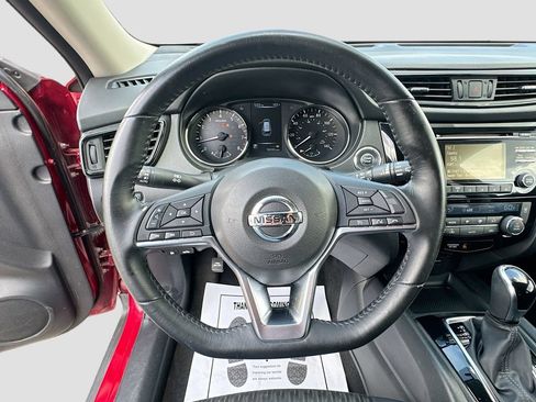 Used 2017 Nissan Rogue SV FWD image 12