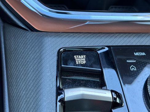 Used 2025 BMW X3 xDrive30i w/ Premium Package image 33