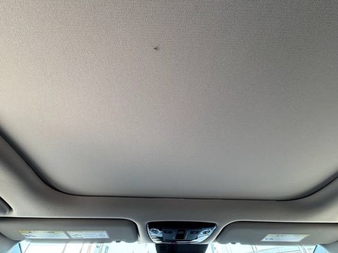 New 2025 Kia Sorento S w/ Panoramic Sunroof Package FWD image 14