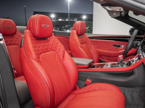 Used 2023 Bentley Continental GT V8 image 23
