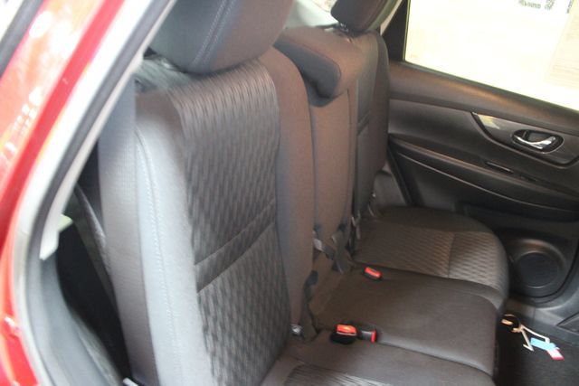 Used 2019 Nissan Rogue SV AWD/4WD image 9