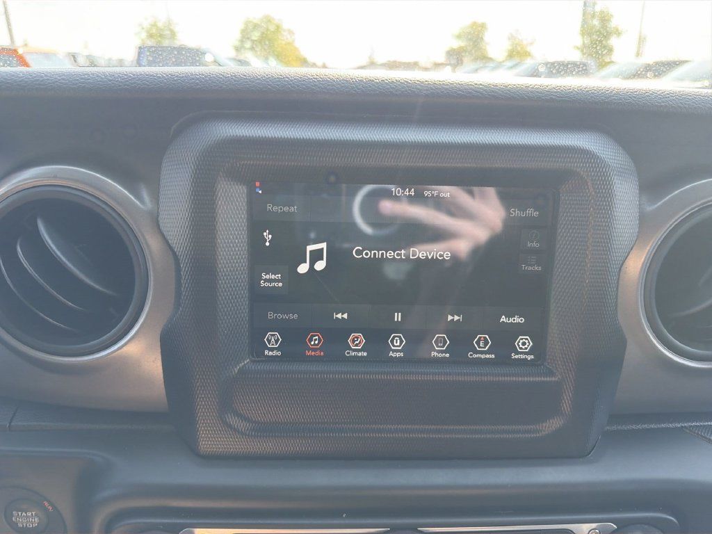 Used 2022 Jeep Wrangler Sport AWD/4WD image 7