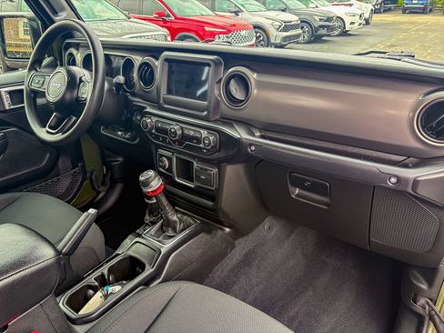Used 2022 Jeep Gladiator Sport w/ Trailer Tow Package AWD/4WD image 22