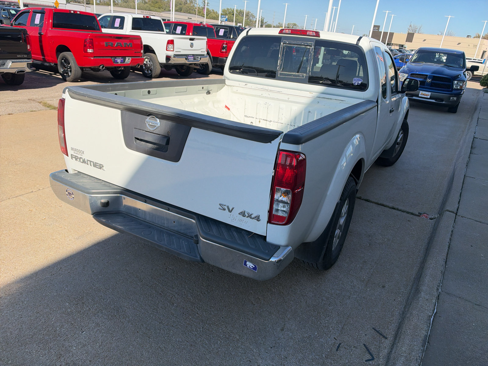 Used 2018 Nissan Frontier SV AWD/4WD image 6