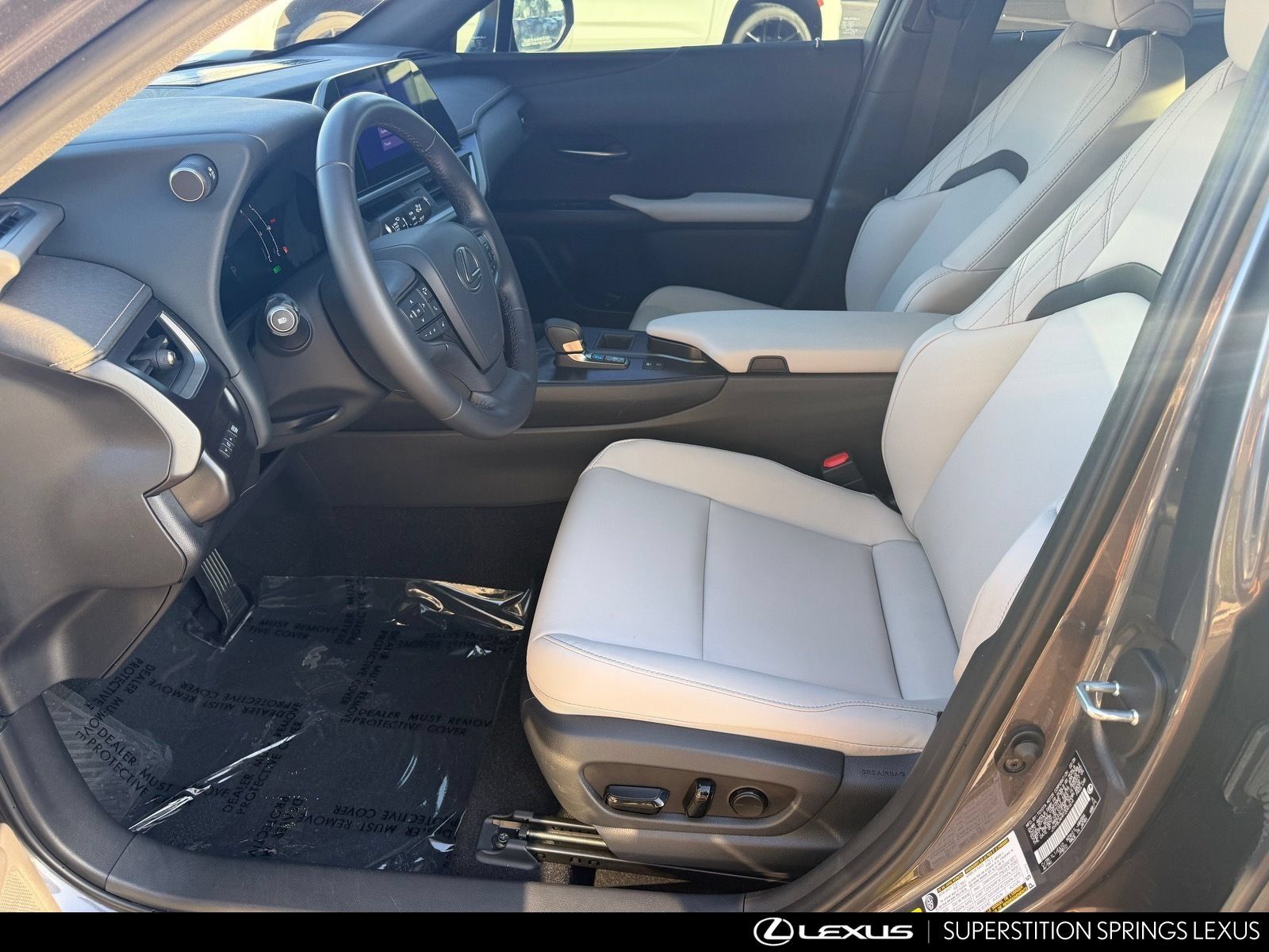 Certified 2026 Lexus UX 300h FWD image 11