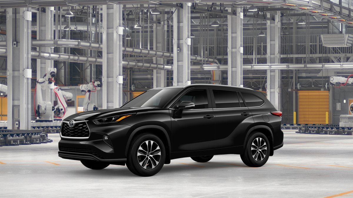 New 2026 Toyota Highlander XLE AWD/4WD image 2