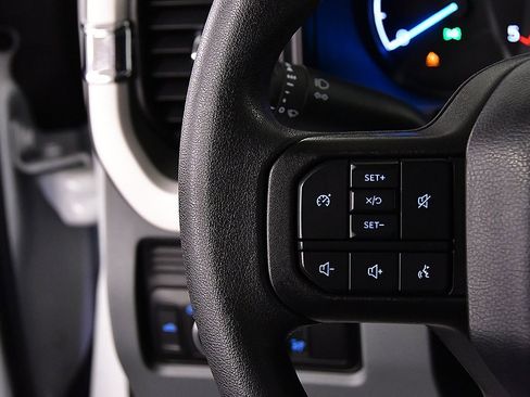 Used 2024 Ford F350 XLT image 23