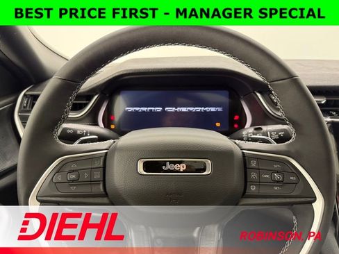 New 2025 Jeep Grand Cherokee Laredo w/ Luxury Tech Group I image 24