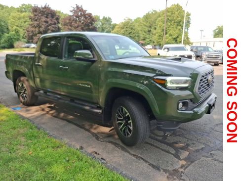 Used 2021 Toyota Tacoma TRD Sport w/ TRD Premium Sport Package AWD/4WD image 4
