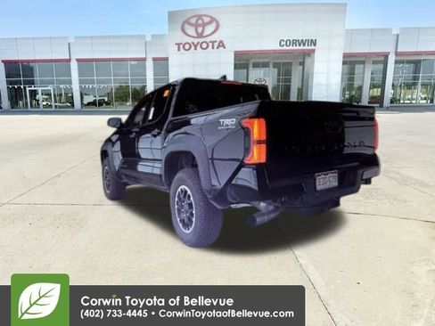Used 2025 Toyota Tacoma TRD Off-Road image 15