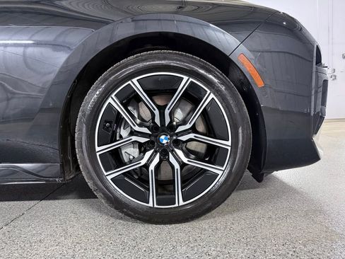 Used 2023 BMW 760i xDrive w/ Executive Package AWD/4WD image 5