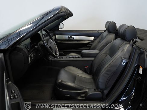 Used 2003 Ford Thunderbird image 3