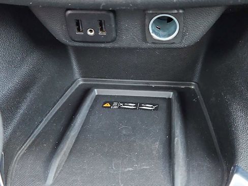 Used 2023 Chevrolet Traverse LT image 30