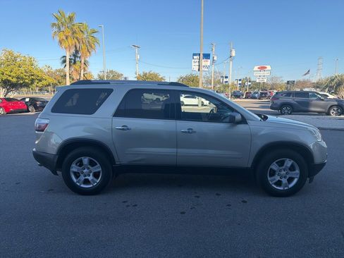 Used 2010 GMC Acadia SL w/ Preferred Package image 4