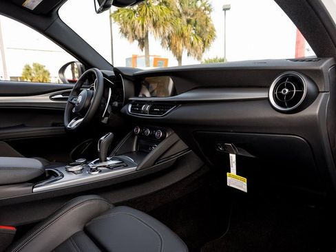 New 2025 Alfa Romeo Stelvio Sprint w/ Veloce Package AWD/4WD image 35