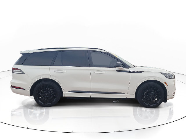 Used 2025 Lincoln Aviator Reserve w/ Equipment Group 201A AWD/4WD image 4