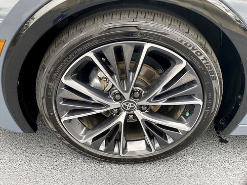 Certified 2024 Toyota Prius XLE image 9