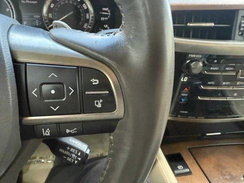 Used 2019 Lexus LX 570 4WD w/ Luxury Package image 19