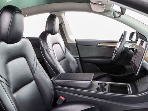 Used 2023 Tesla Model Y AWD image 24