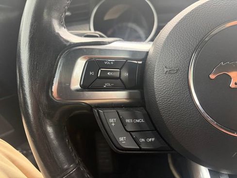 Used 2018 Ford Mustang Coupe RWD image 33