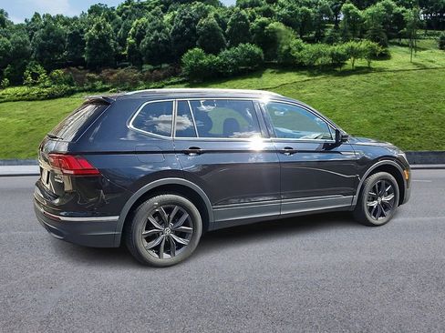 Used 2024 Volkswagen Tiguan SE image 8