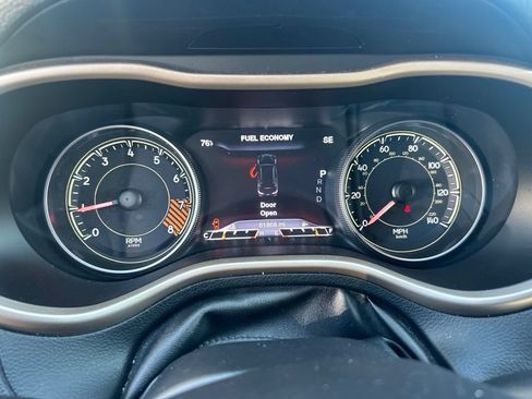 Used 2014 Jeep Cherokee Limited AWD/4WD image 5