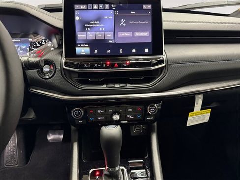 New 2026 Jeep Compass Limited image 5