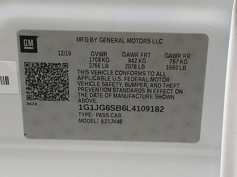 Used 2020 Chevrolet Sonic LT FWD image 33
