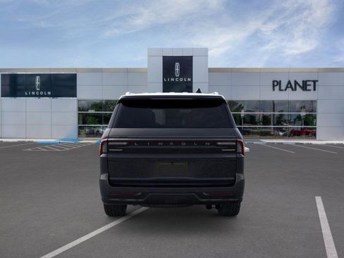 New 2026 Lincoln Navigator Reserve image 5