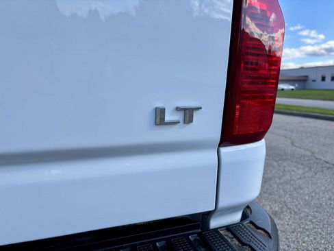 Used 2024 Chevrolet Silverado 2500 LT image 27