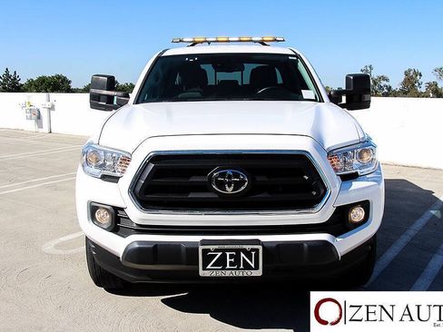 Used 2022 Toyota Tacoma SR5 RWD image 2