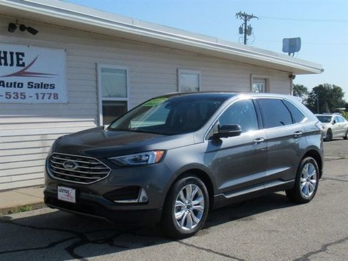 Used 2022 Ford Edge Titanium AWD/4WD image 2