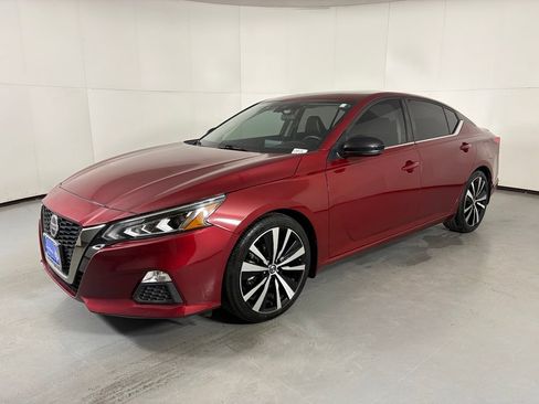 Used 2021 Nissan Altima 2.0 SR FWD image 4