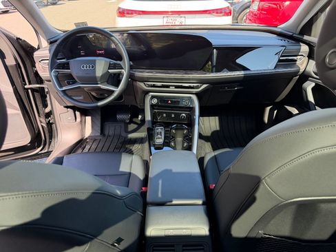Used 2025 Audi Q5 Premium w/ Convenience Package AWD/4WD image 20