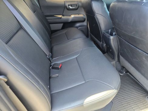 Used 2019 Toyota Tacoma TRD Sport w/ TRD Premium Sport Package RWD image 12