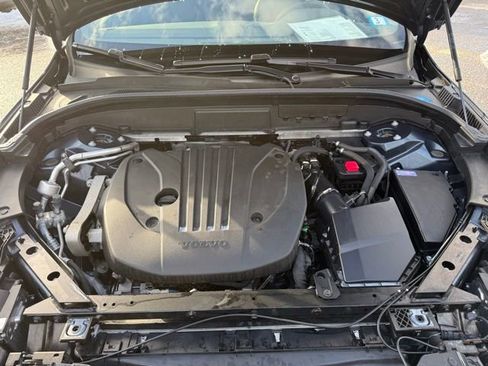 Certified 2023 Volvo XC60 B5 Ultimate w/ Climate Package image 16