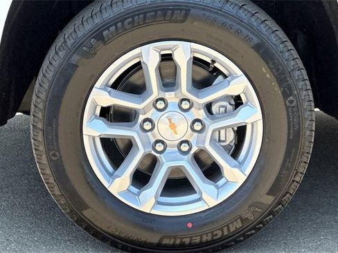 Used 2025 Chevrolet Silverado 1500 LT image 35