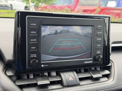 Used 2021 Toyota RAV4 XLE FWD image 16