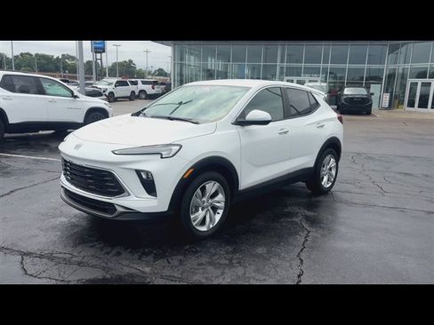 Certified 2024 Buick Encore GX Preferred w/ Comfort Package FWD image 4