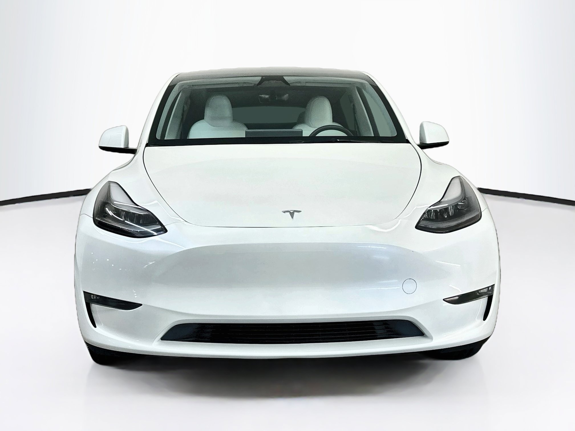 Used 2025 Tesla Model Y Long Range AWD/4WD image 2