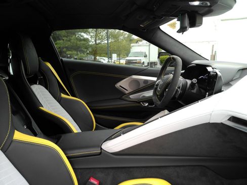 Certified 2022 Chevrolet Corvette Stingray Premium Cpe RWD image 23
