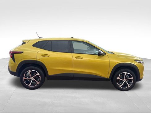Used 2024 Chevrolet Trax RS w/ Driver Confidence Package FWD image 10