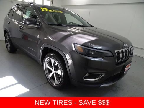 Used 2019 Jeep Cherokee Limited AWD/4WD image 1